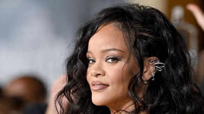 Rihanna sets record for most diamond hits by a female artist