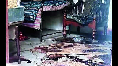 Nude Man: Rotting bodies of nude man on floor, son on sofa found ...