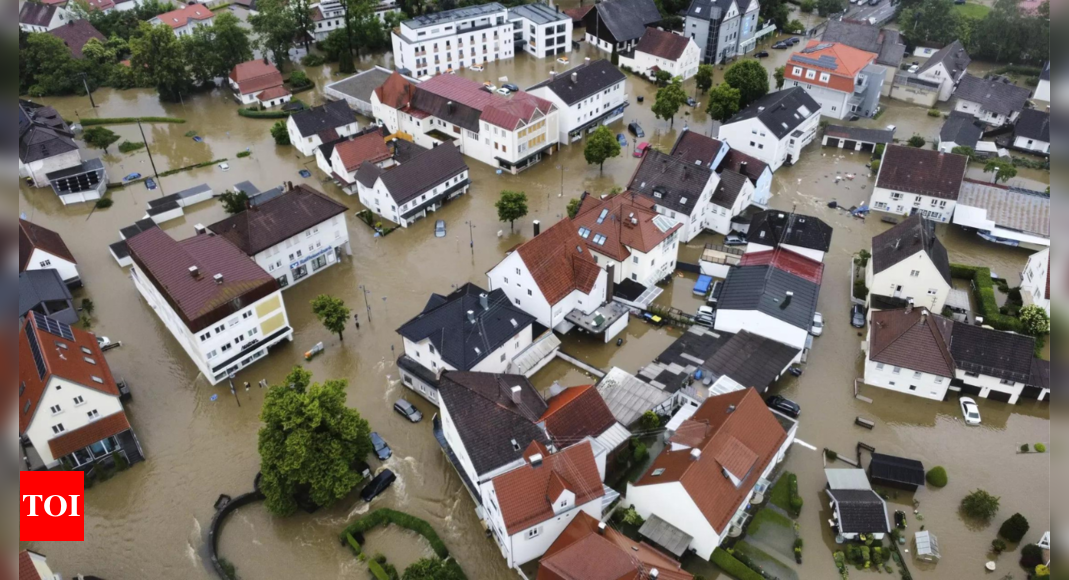 Rescue worker dies in southern Germany floods – Times of India