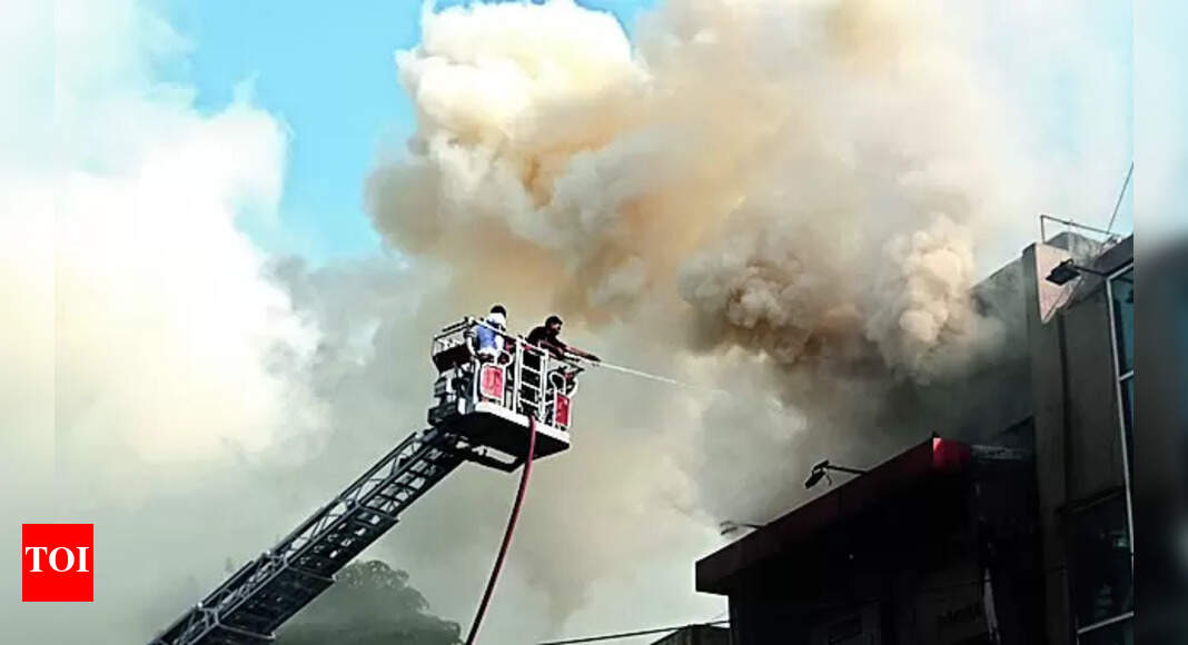 Fire: Major fire breaks out at hardware shop, no casualties | Ludhiana News - Vimarsana News