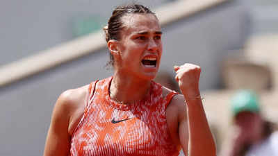 Aryna Sabalenka coasts into French Open last eight