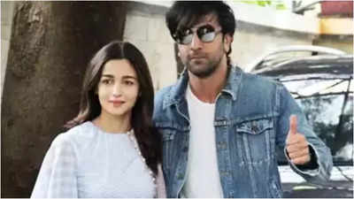 Ranbir Kapoor and Alia Bhatt bring home a swanky Rs 2.50 crore Lexus LM!