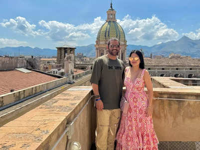 Sakshi Dhoni and MS Dhoni paint a romantic picture in Italy