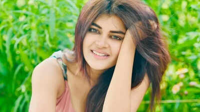 Who clicks Madhumita Sarcar’s pictures when she travels solo? The actress reveals