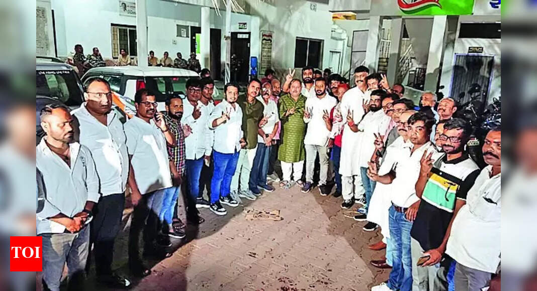 Jharkhand Ranchi: Festival of Colours at Party Offices in Jharkhand | Ranchi News - Vimarsana News
