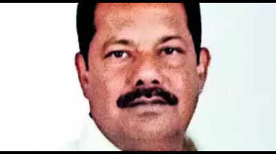 Bihar rejects four of six turncoats, rebel takes cake in Purnia