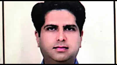 Bihar rejects four of six turncoats, rebel takes cake in Purnia