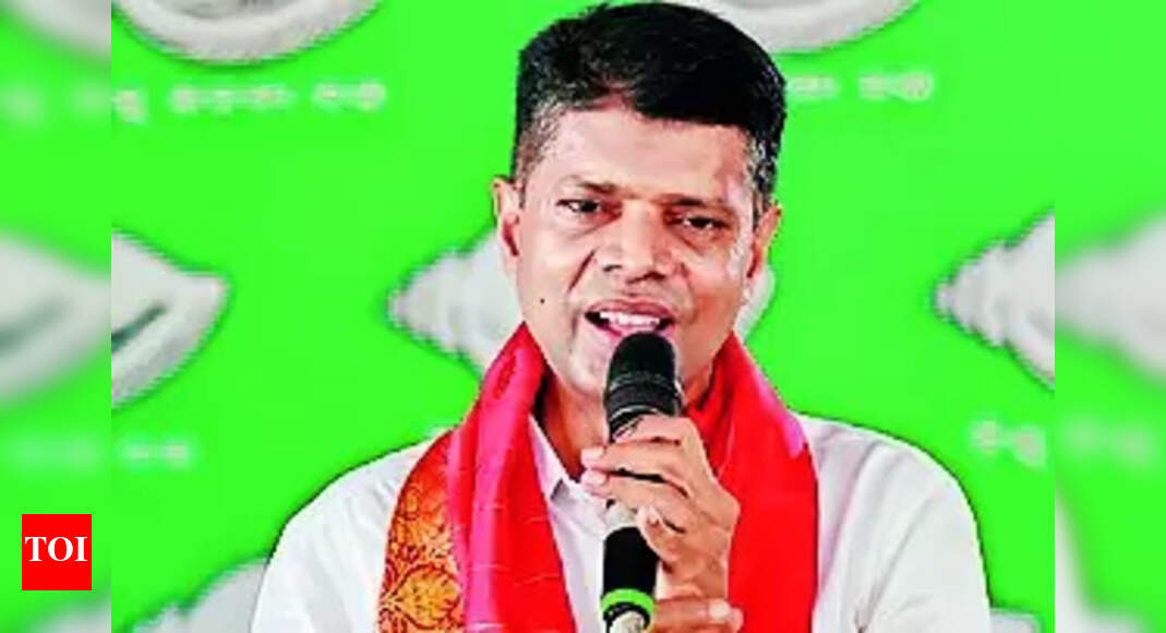 Pandian: Pandian at political crossroads | Bhubaneswar News - Vimarsana News