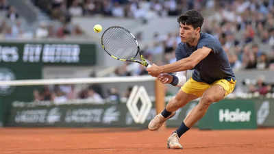 'Currently the best player in the world': Carlos Alcaraz hails French Open semi-final opponent after beating Stefanos Tsitsipas