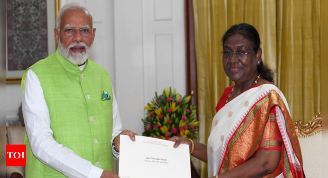 Prez Murmu accepts PM Modi's resignation