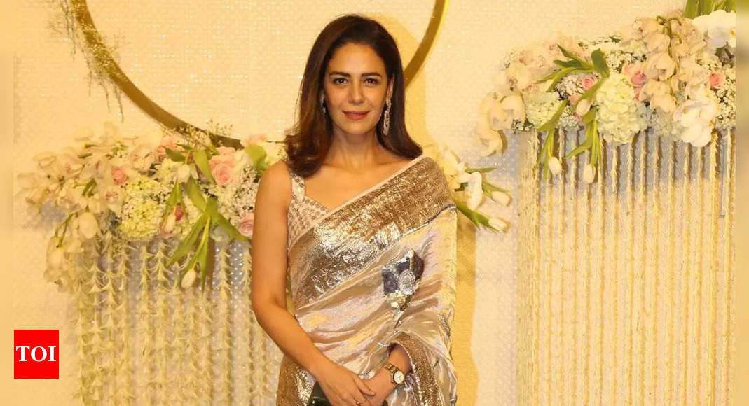 Mona Singh feels the paparazzi wait for wardrobe malfunctions: ‘Will they zoom into a man’s crotch?’ | Hindi Movie News