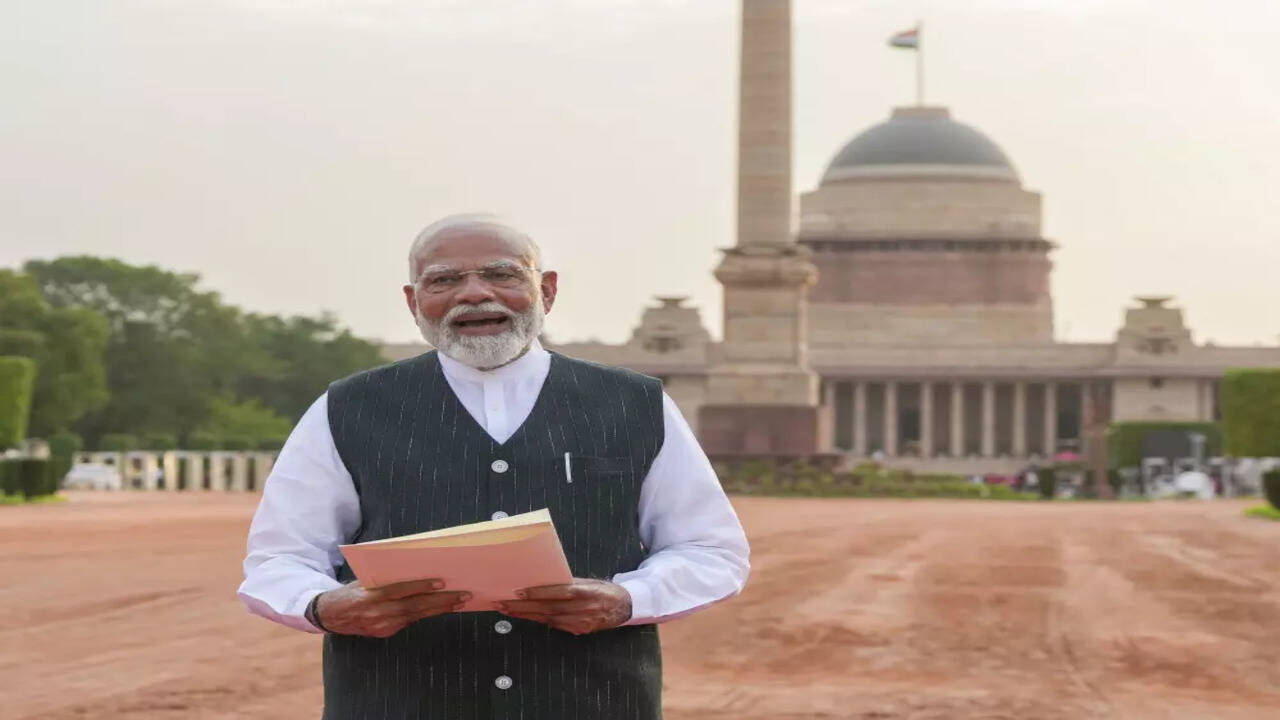 India Election | NDA Meeting | Lok Sabha Election Results 2024 Live  Updates: INDIA bloc questioning EVM silenced, India's democracy and  electoral process strong, says PM Modi at NDA meet