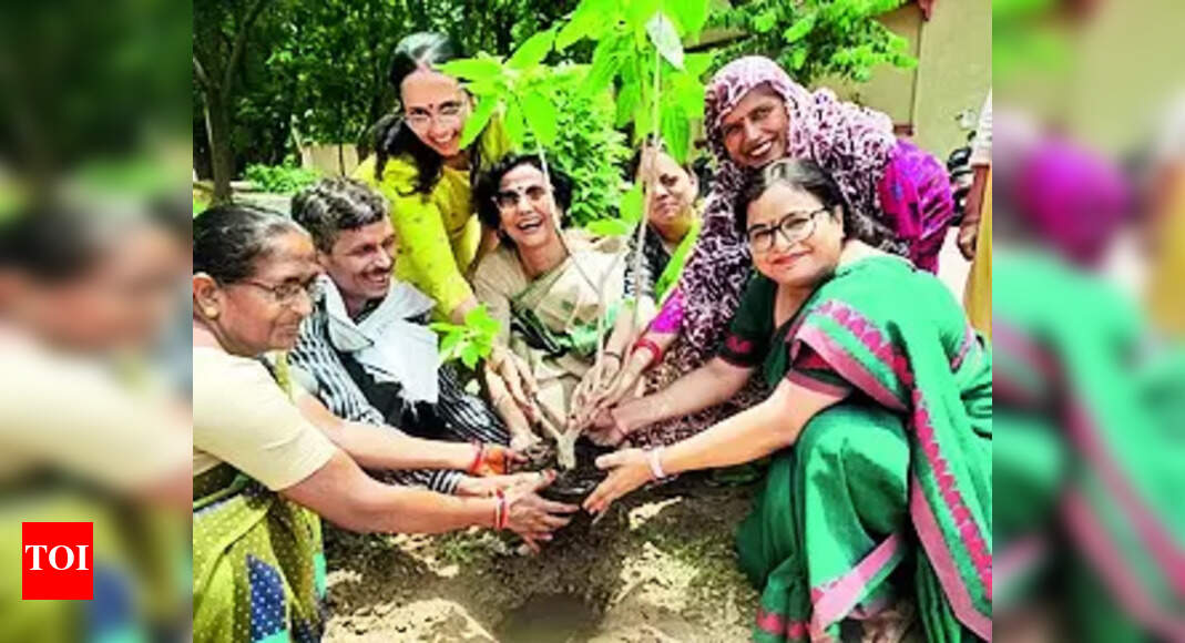 Tree Plantation: Plantation drives, street plays mark World Environment Day | Varanasi News - Vimarsana News