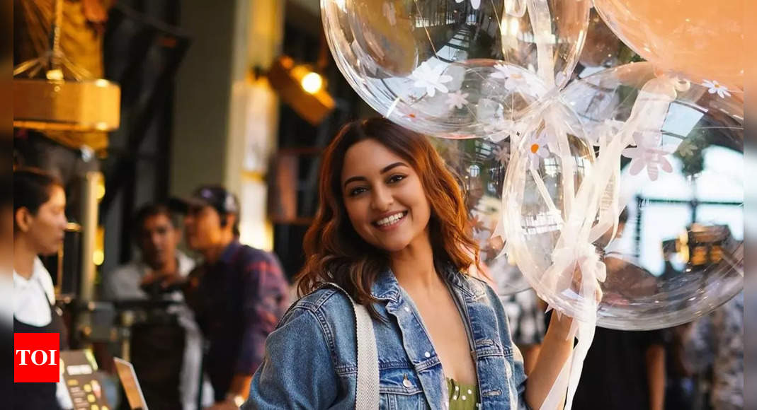 Sonakshi Sinha spends 37th birthday with crew members of her upcoming movie – See photos | Hindi Movie News