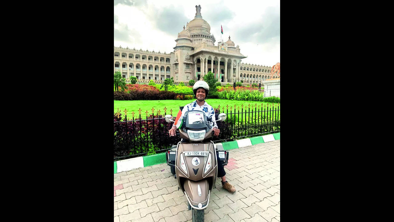 KV teacher travels 6,000km for better tri-scooter policy – Times of India