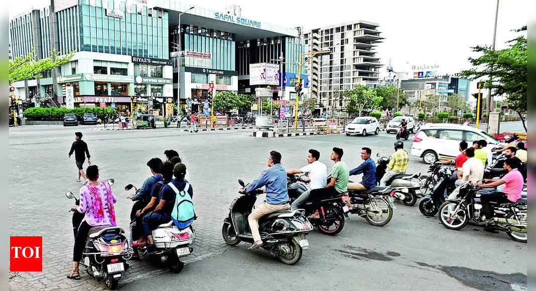 Traffic Violators: 1,500 cameras to catch traffic violators, smoothen vehicle flow | Surat News - Vimarsana News