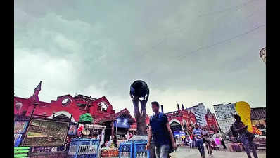 Kolkata: Lightning kills 2 near airport, damages runway device ...