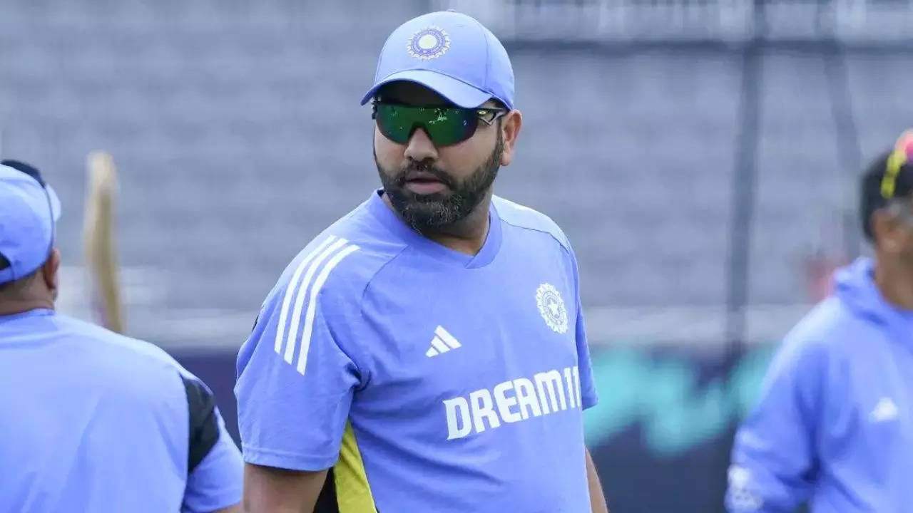 Rohit Sharma faces injury scare during practice ahead of India vs Pakistan T20 World Cup mega encounter – Times of India