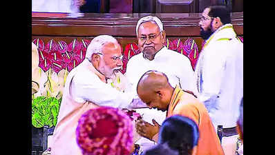 UM CM Yogi Adityanath wishes PM Narendra Modi, calls him charioteer of Amritkal