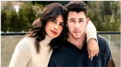 Nick Jonas is smitten with wife Priyanka Chopra, and this pic is PROOF!
