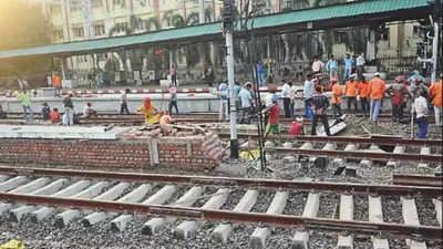 Sealdah Platform Extension: Sealdah platform extension work disrupts ...