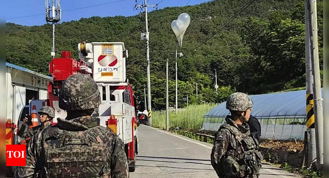 South Korea on alert for more trash balloons from the North