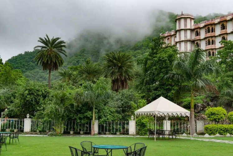 Aaram Baagh - A Luxury Nature Resort