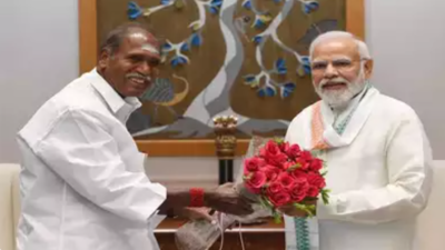 Puducherry CM Rangasamy greets Modi, Naidu