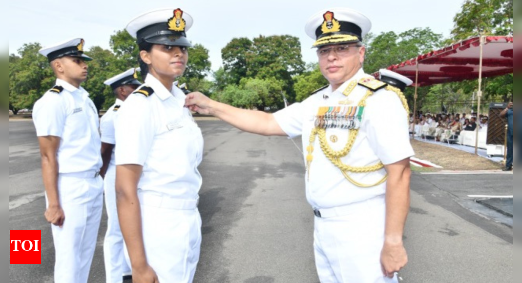 Navy gets first woman helicopter pilot | India News - Times of India