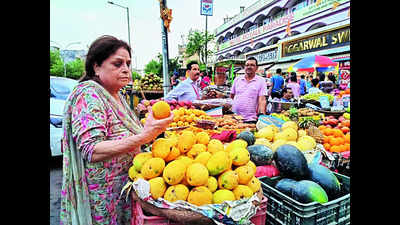 ‘Aam’ aadmi spoilt for choice as mandis are awash with varieties of mangoes