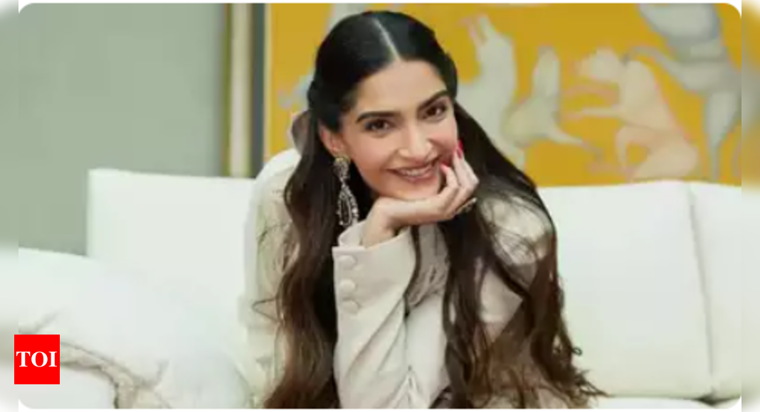 Birthday Throwback: When Sonam Kapoor said that no woman should feel guilty over spending time with family | Hindi Movie News