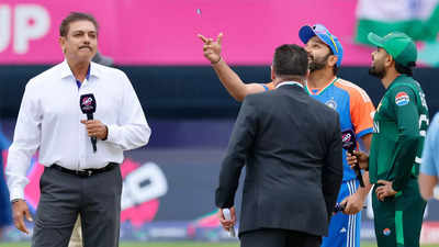 'In awe of your charisma': Ravi Shastri's passionate introduction before toss floors Rohit Sharma, Babar Azam and fans. Watch