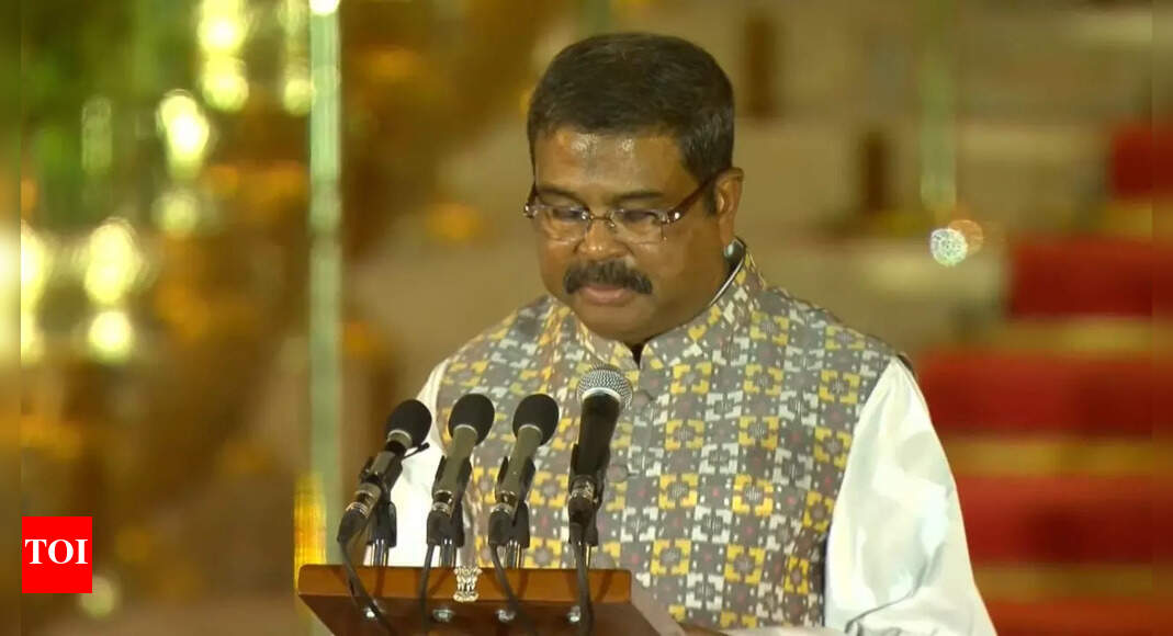 Pradhan and Oram inductions throw open Odisha CM race | Bhubaneswar News - Vimarsana News
