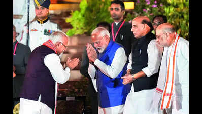 3 of 5 Haryana BJP MPs sworn in as mins, Cabinet seat for Khattar