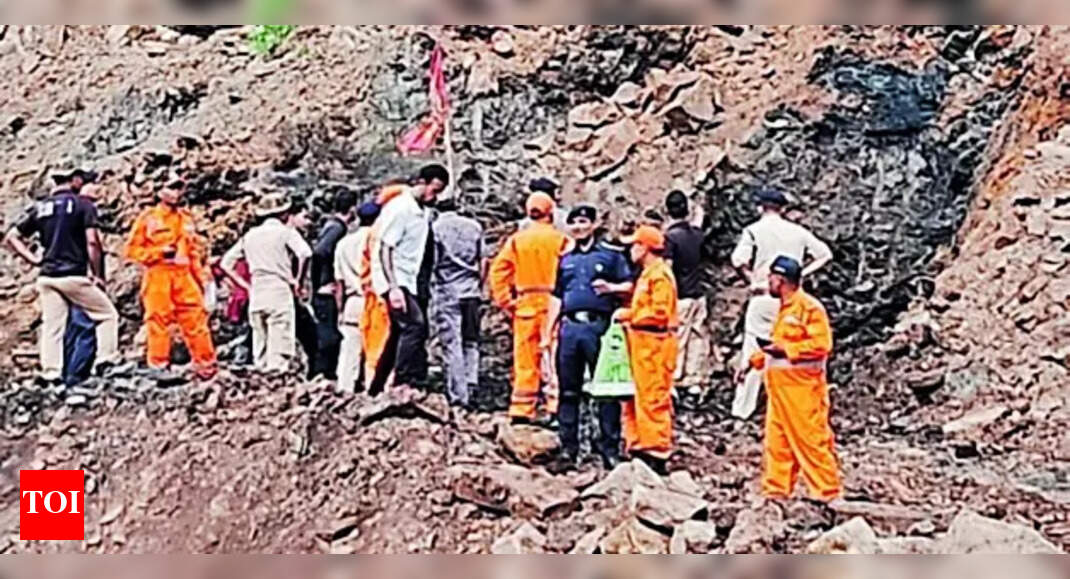 Rat-Hole Mine: Bodies of 2 Persons Recovered from Rat-Hole Mine in Tinsukia After 14 Days | Guwahati News - Vimarsana News