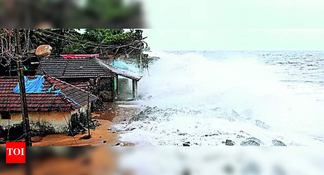 Sea Erosion: Rough sea poses threat for residents | Mangaluru News - Vimarsana News