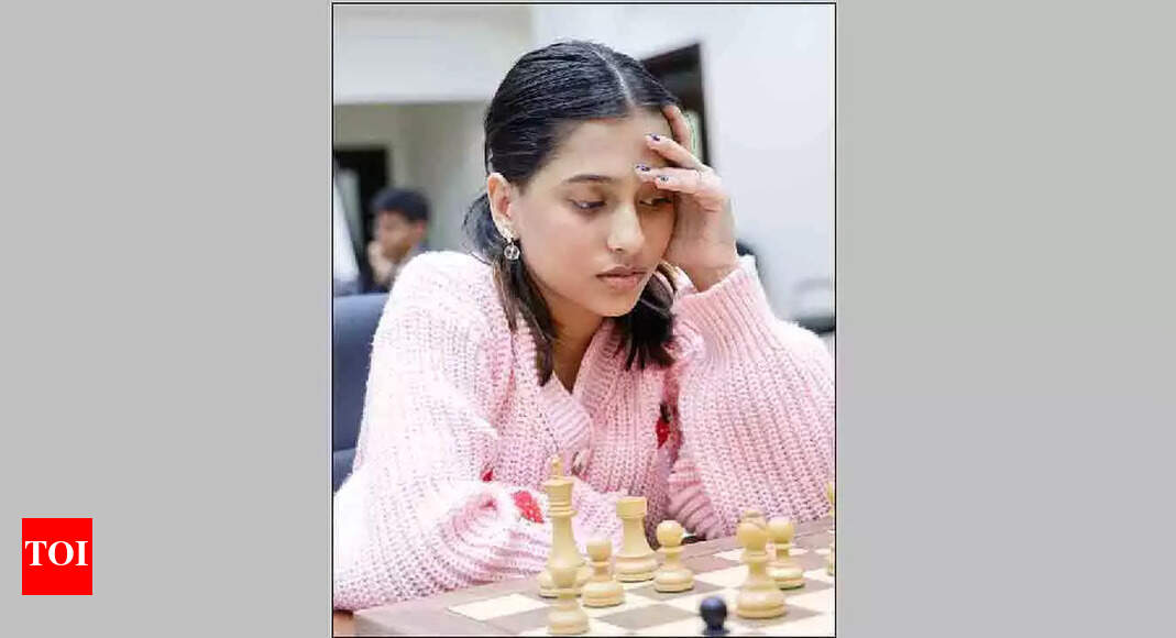 Divya Deshmukh plays draw with second seed to maintain lead | Chess News