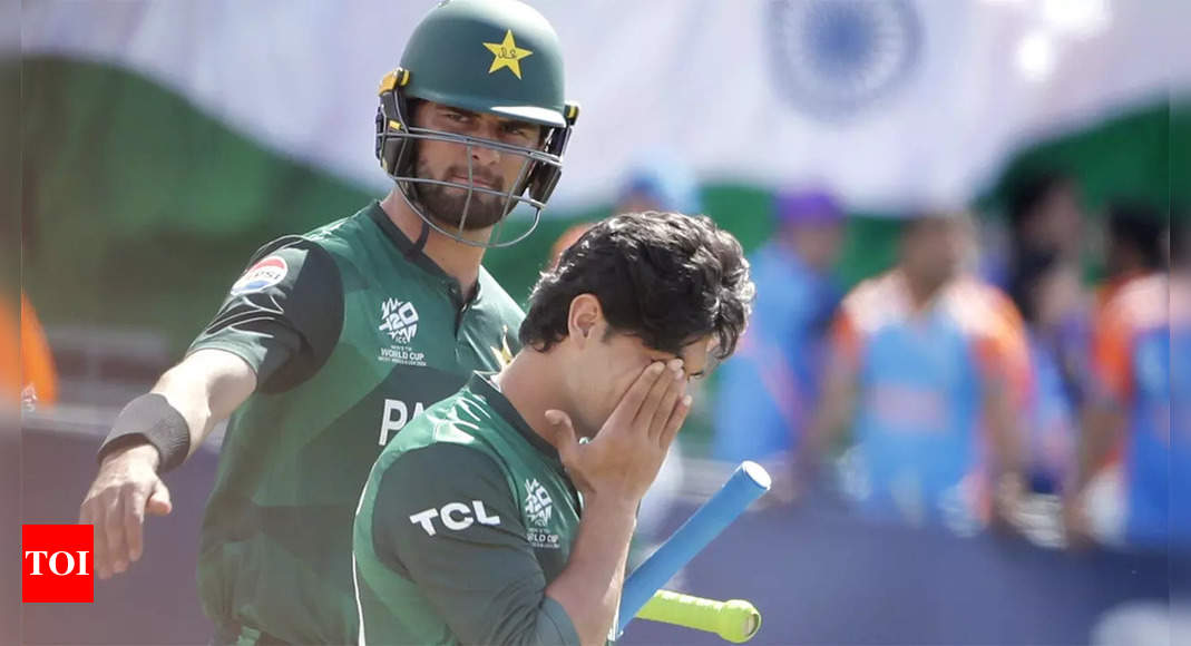 'Players have got to take responsibility...': Coach Gary Kirsten reveals where Pakistan lost the plot aga - The Times of India