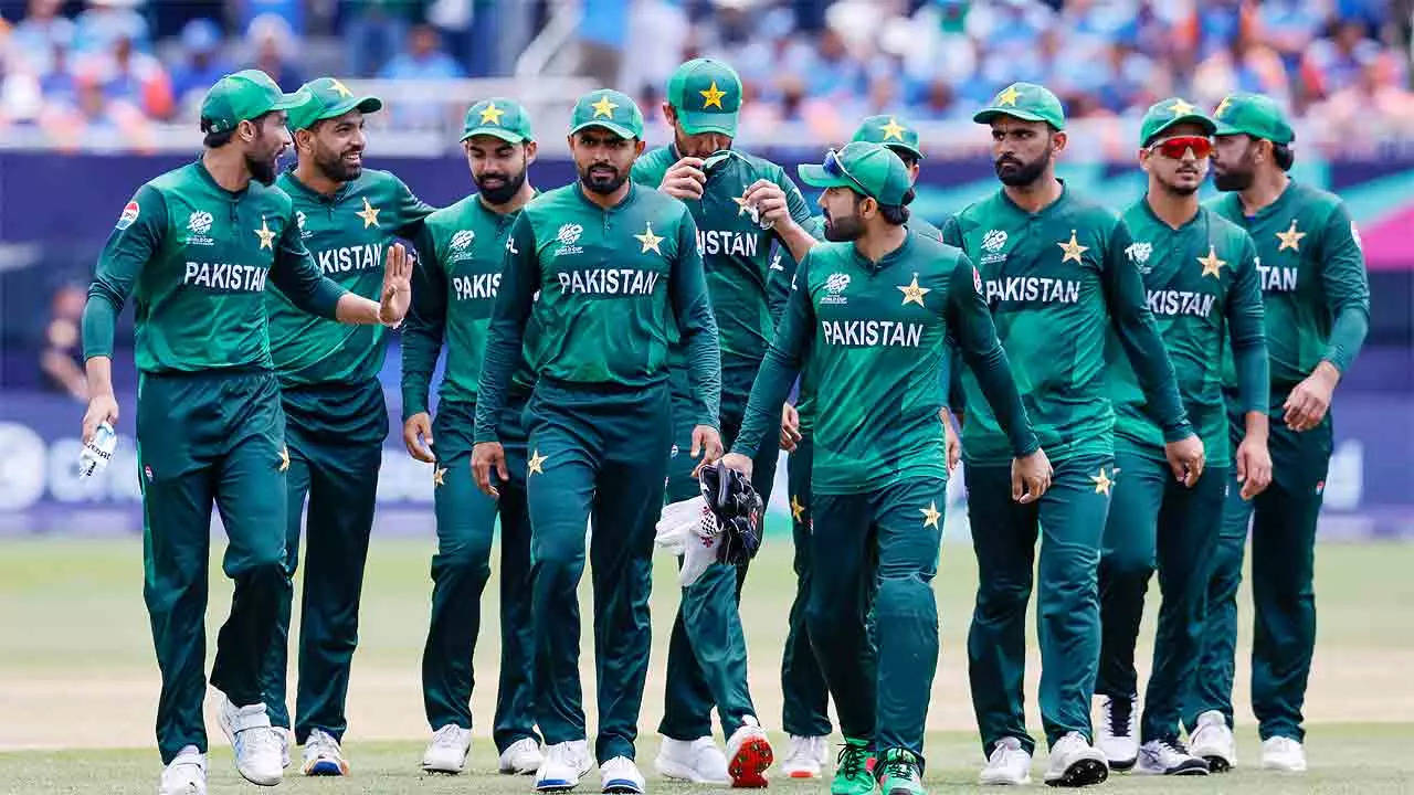 From ‘quitting as Pakistan cricket fan’ to ‘justice for Naseem’: Pakistan cricket fans distraught on defeat against India – Times of India