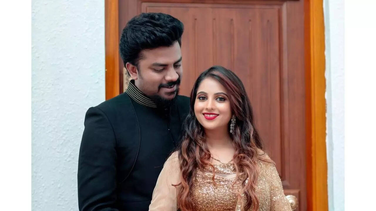 Career clashes, not parenthood: Lawyer speaks out on Chandan Shetty and  Niveditha Gowda's divorce - Times of India