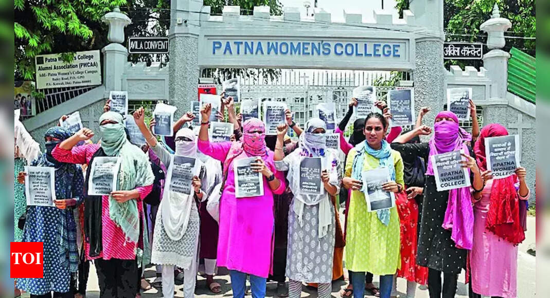 PWC students protest over exam result irregularities | Patna News ...