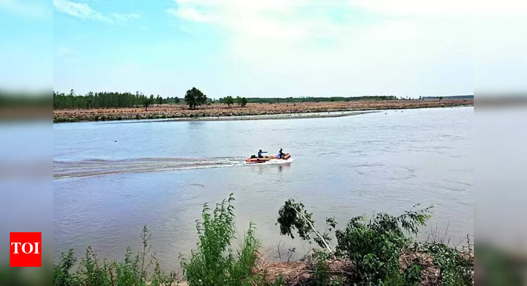 Drowned In Satluj River: Father Waits for Son's Body After Tragic River Incident | Ludhiana News - Vimarsana News