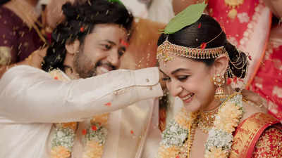 Umapathy Ramaiah & Aishwarya get married at Arjun Sarja's Hanuman temple