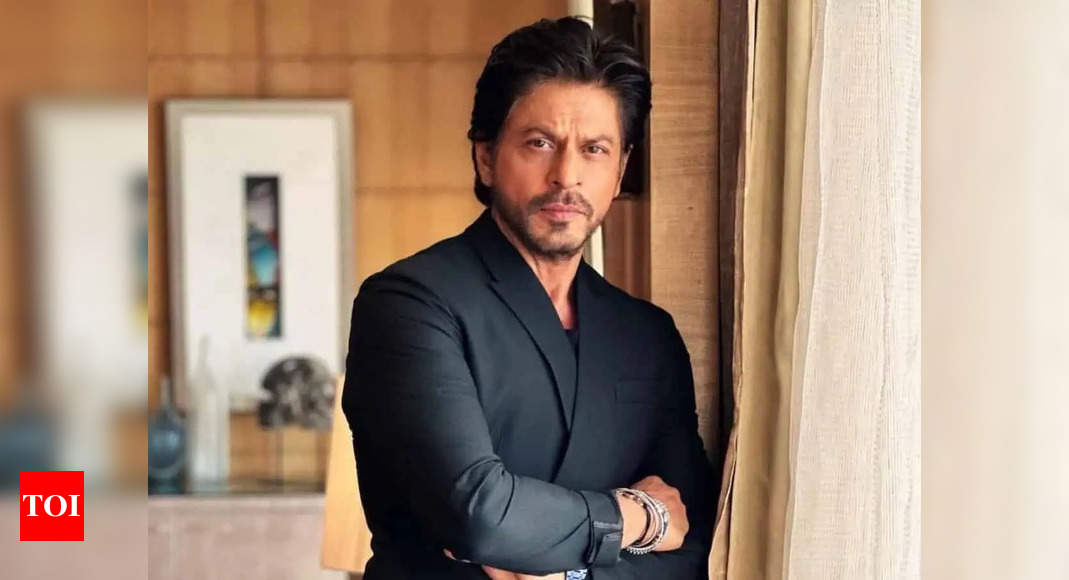 Shah Rukh Khan smells so nice, here are the two perfumes he swears by |