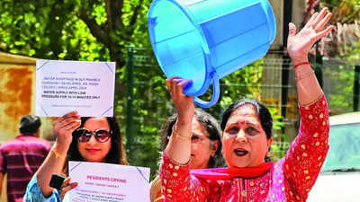 'Buy floors at your own risk': Tempers rise in Gurgaon DLF-2 as water crisis worsens