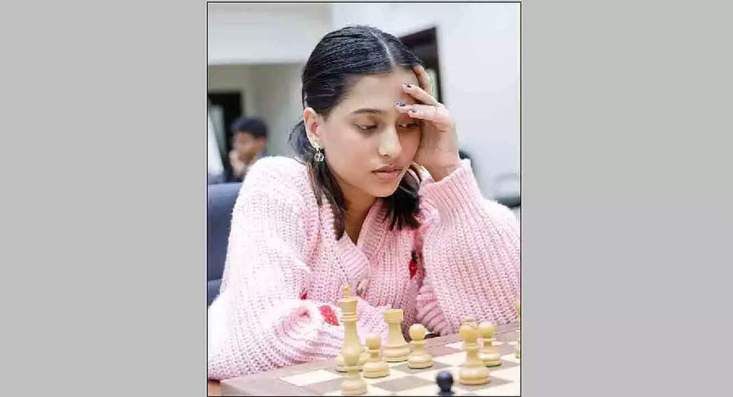 Divya Deshmukh holds her fort well on top with sole lead in world junior chess | Chess News