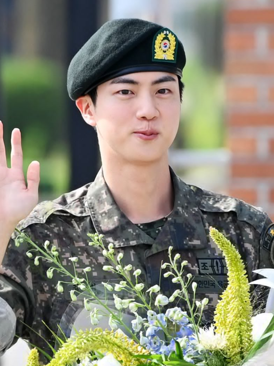 Top 10 Moments From BTS Jin's Military Discharge: OT7 Reunion To RM ...