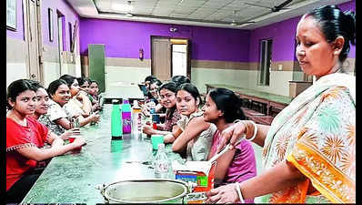 Kolkata college canteens reduce caffeine, energy drinks