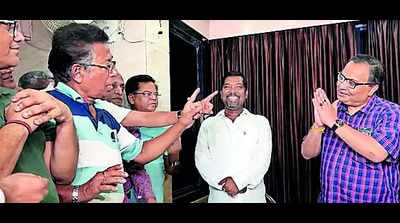 Trinamool leaders apologize to residents of sun city, Kolkata, after unruly celebrations