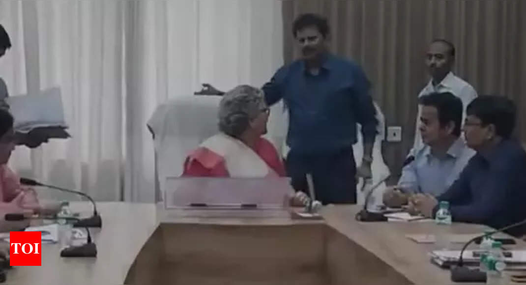 Viral video: Kanpur mayor loses cool, throws file at official